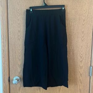 🌸3/$15🌸 Forever 21 Capri Pants—Size Small